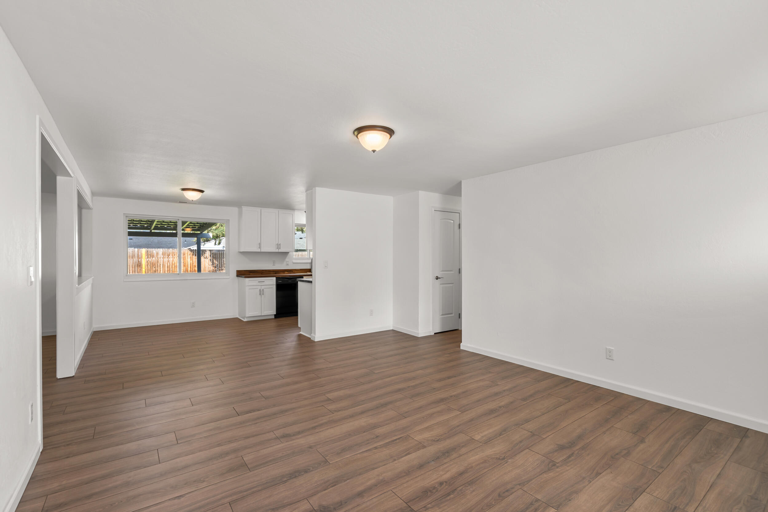 2711 Elliott Avenue