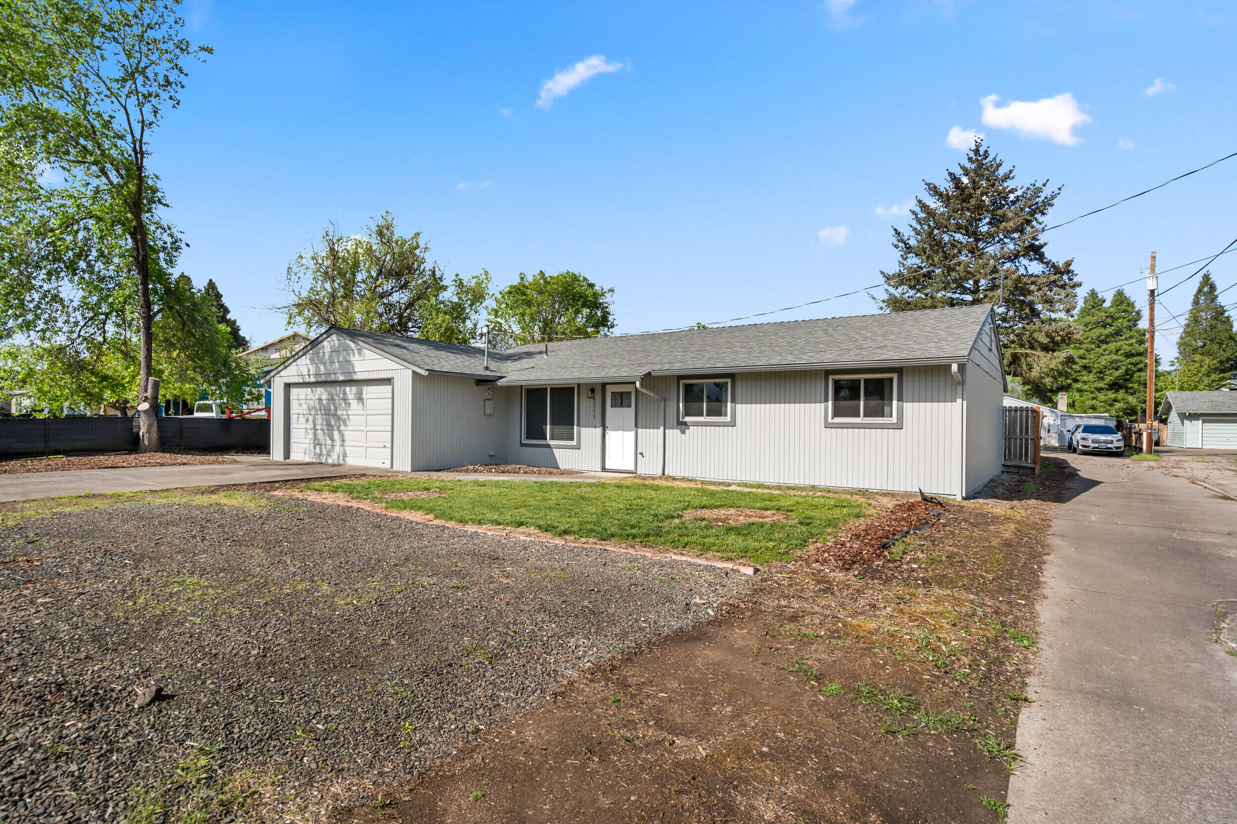 2711 Elliott Avenue