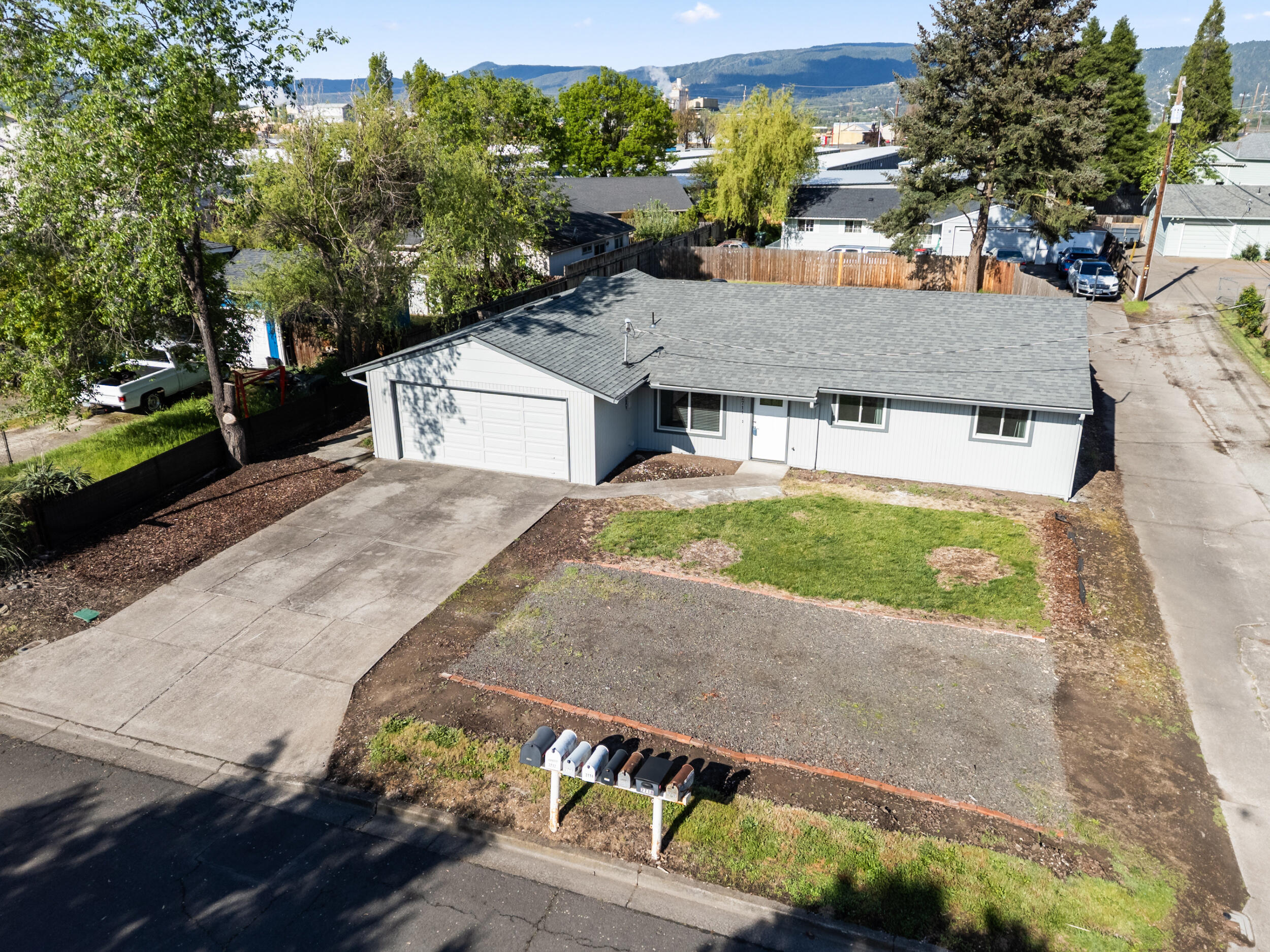 2711 Elliott Avenue