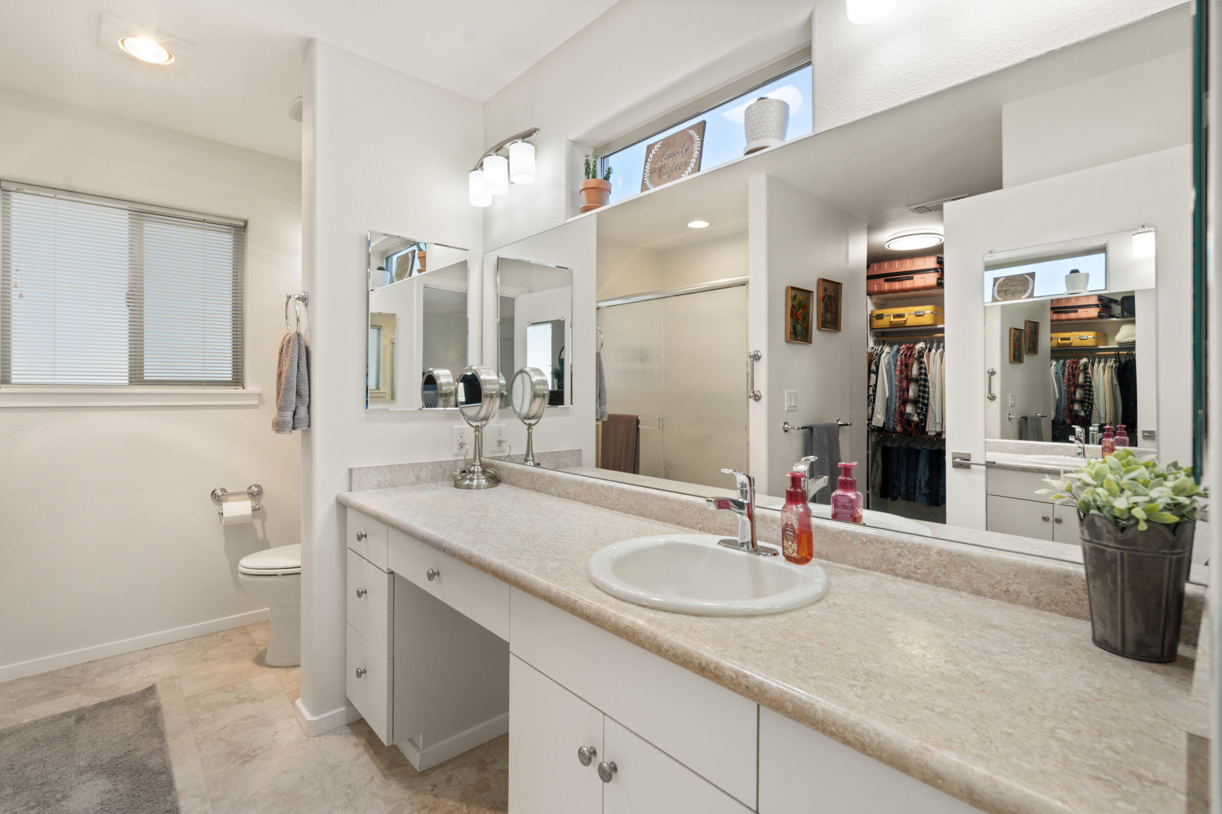 1008 Azure Way