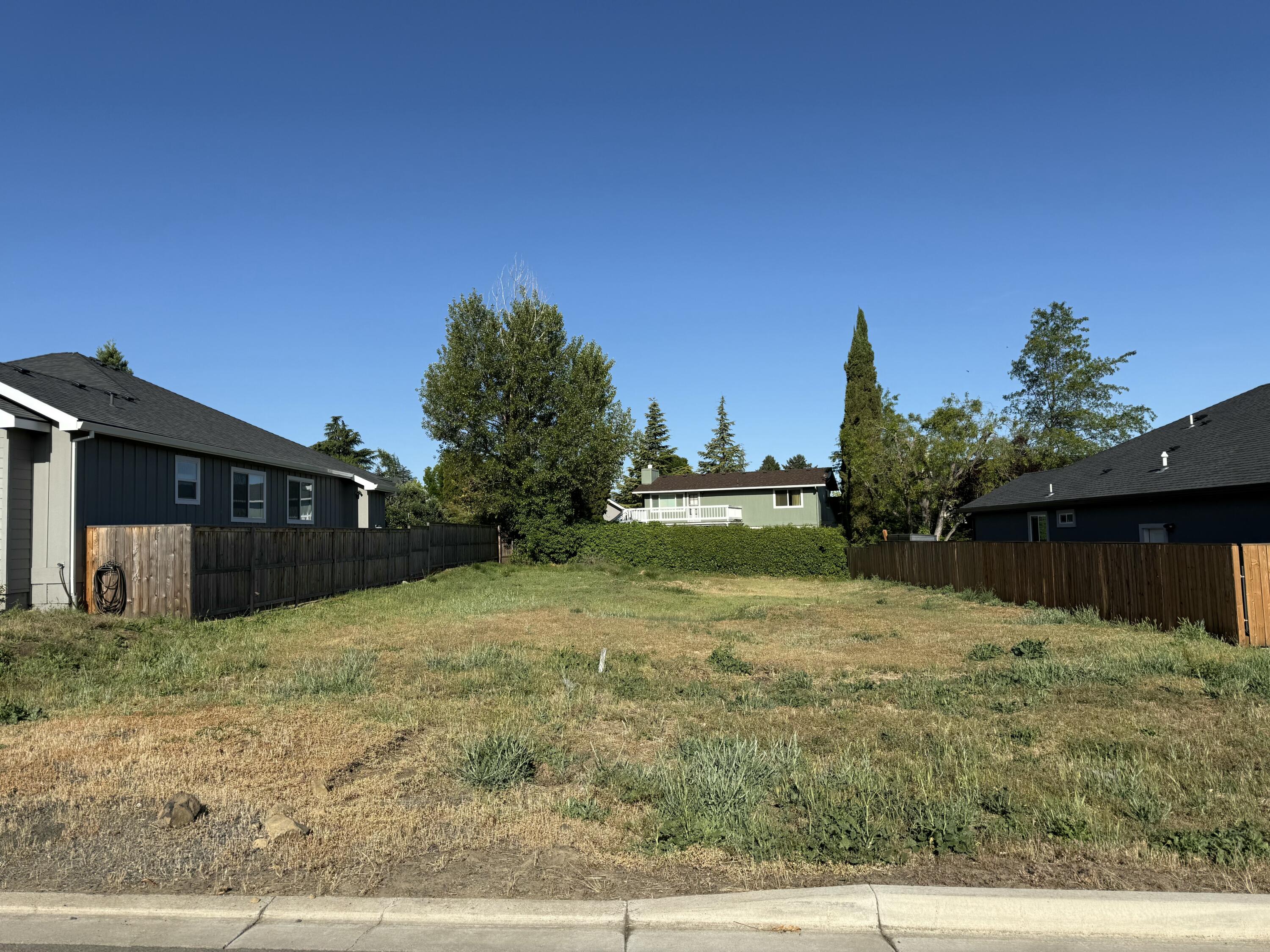 2535 Deschutes Drive