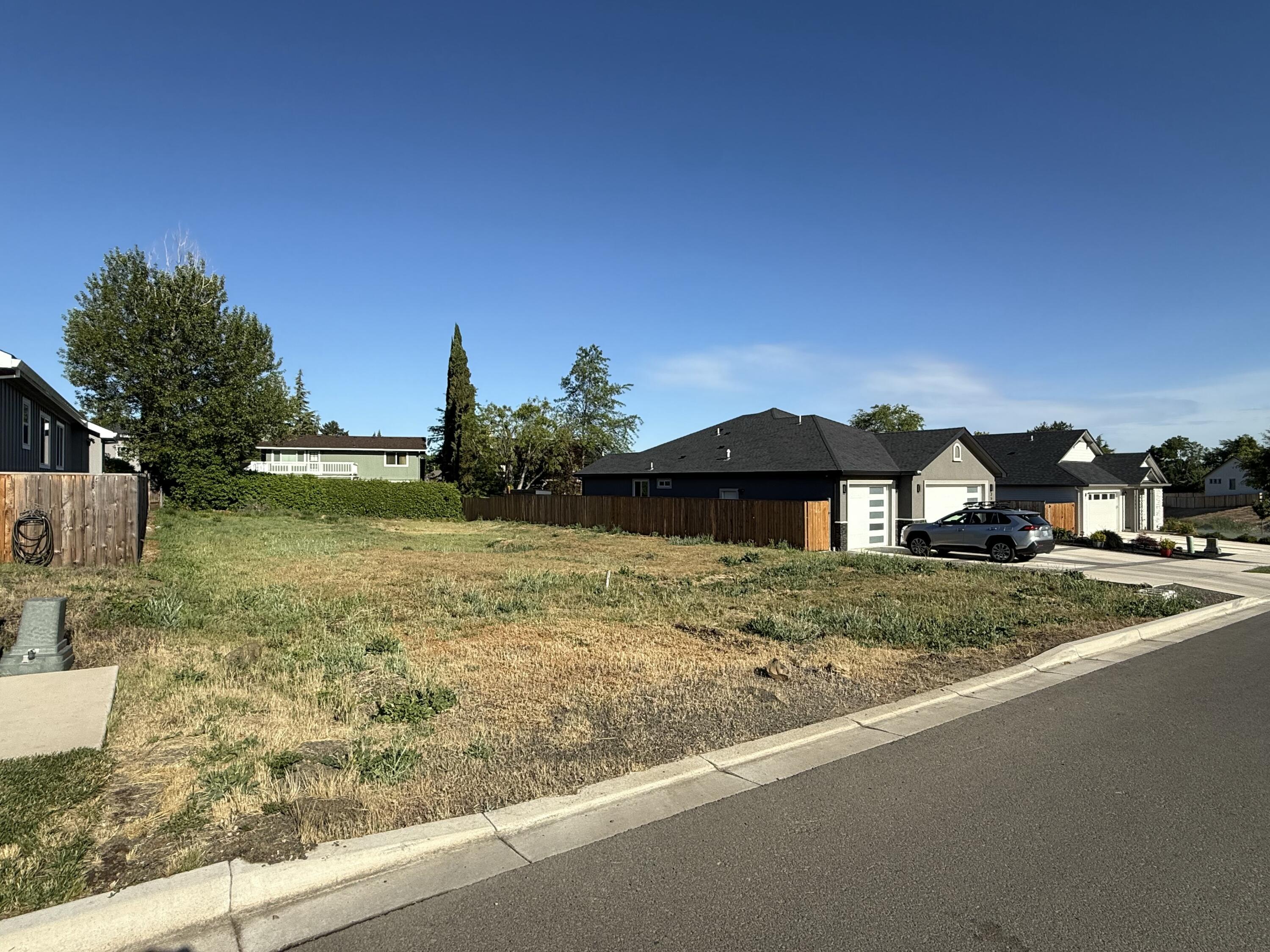 2535 Deschutes Drive
