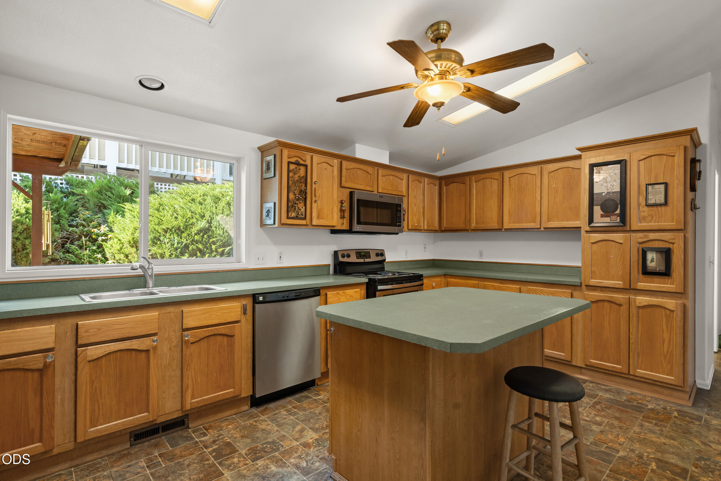 5648 Foothill Boulevard, SPC 3