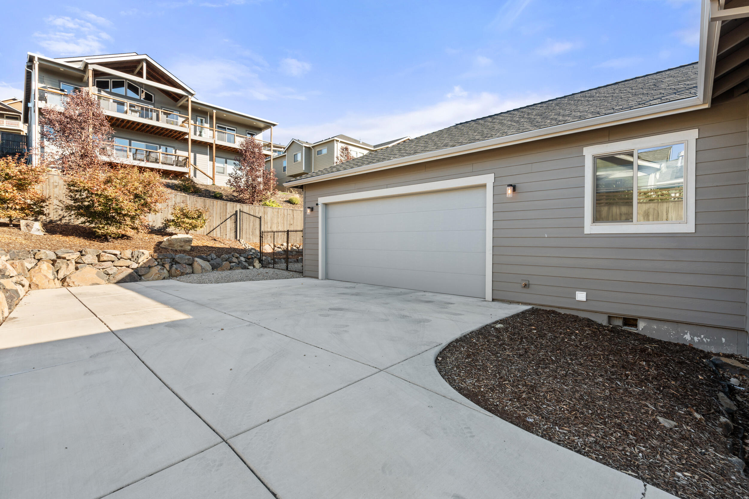 523 W La Strada Circle
