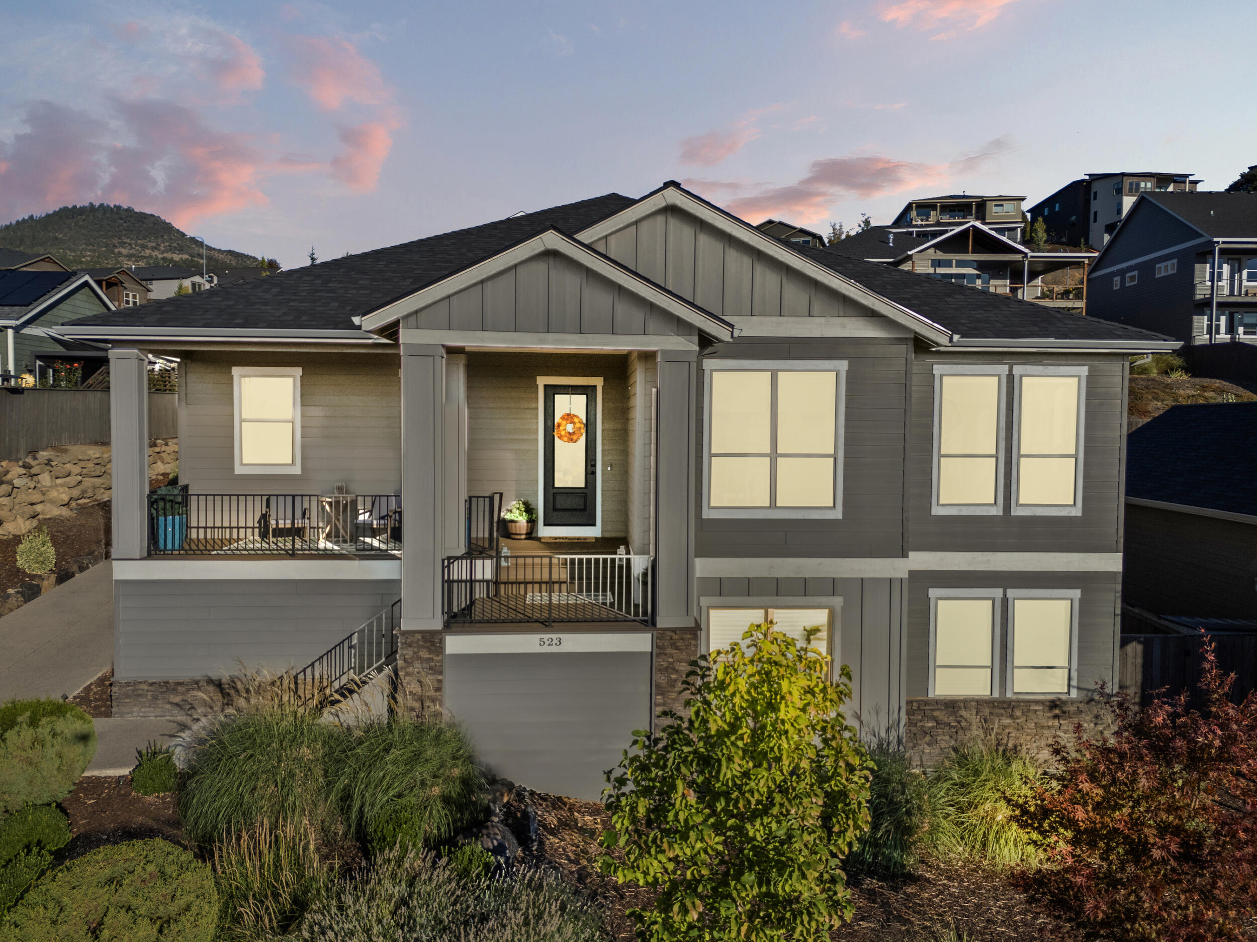 523 W La Strada Circle