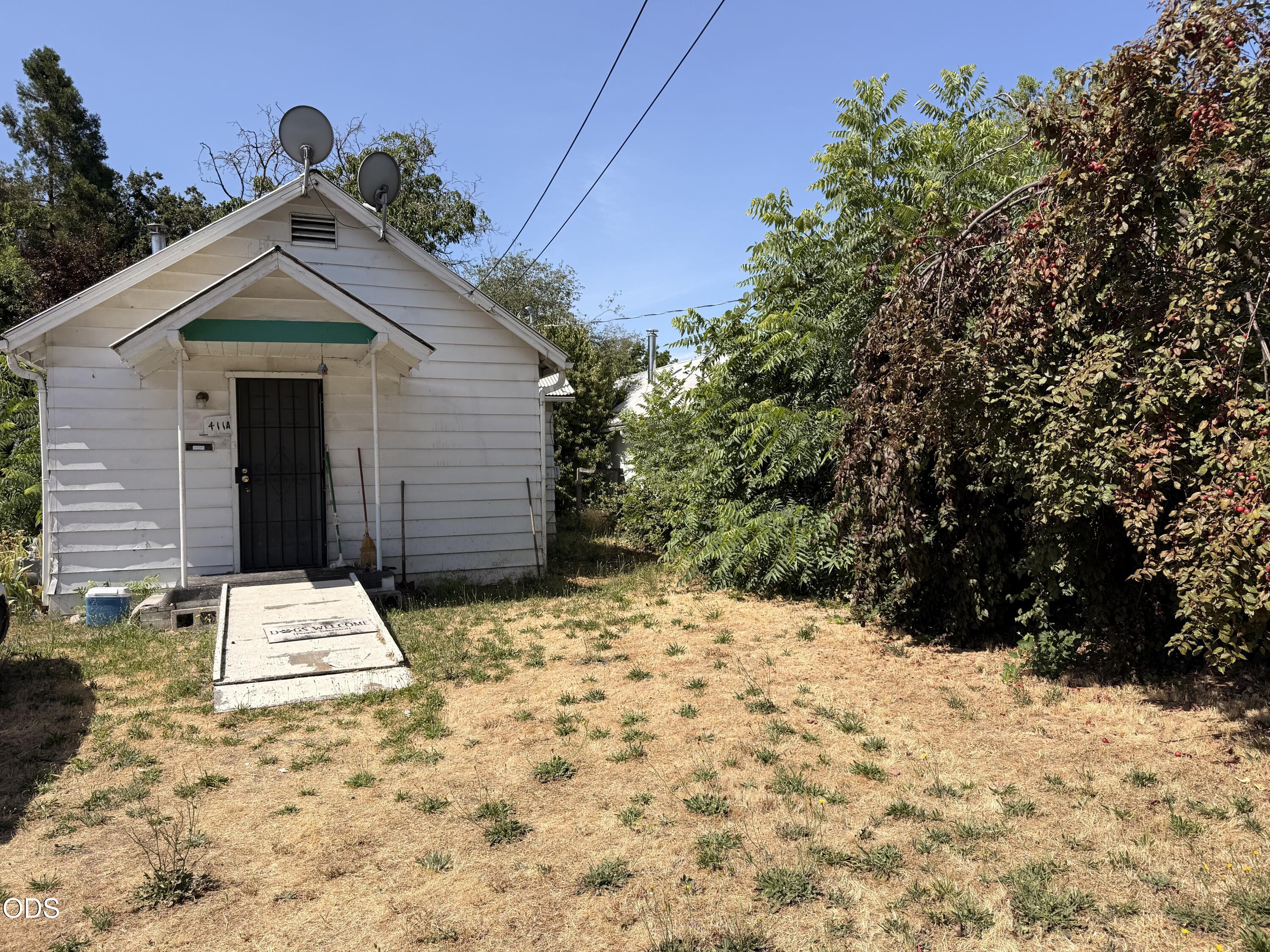 411 SE L Street