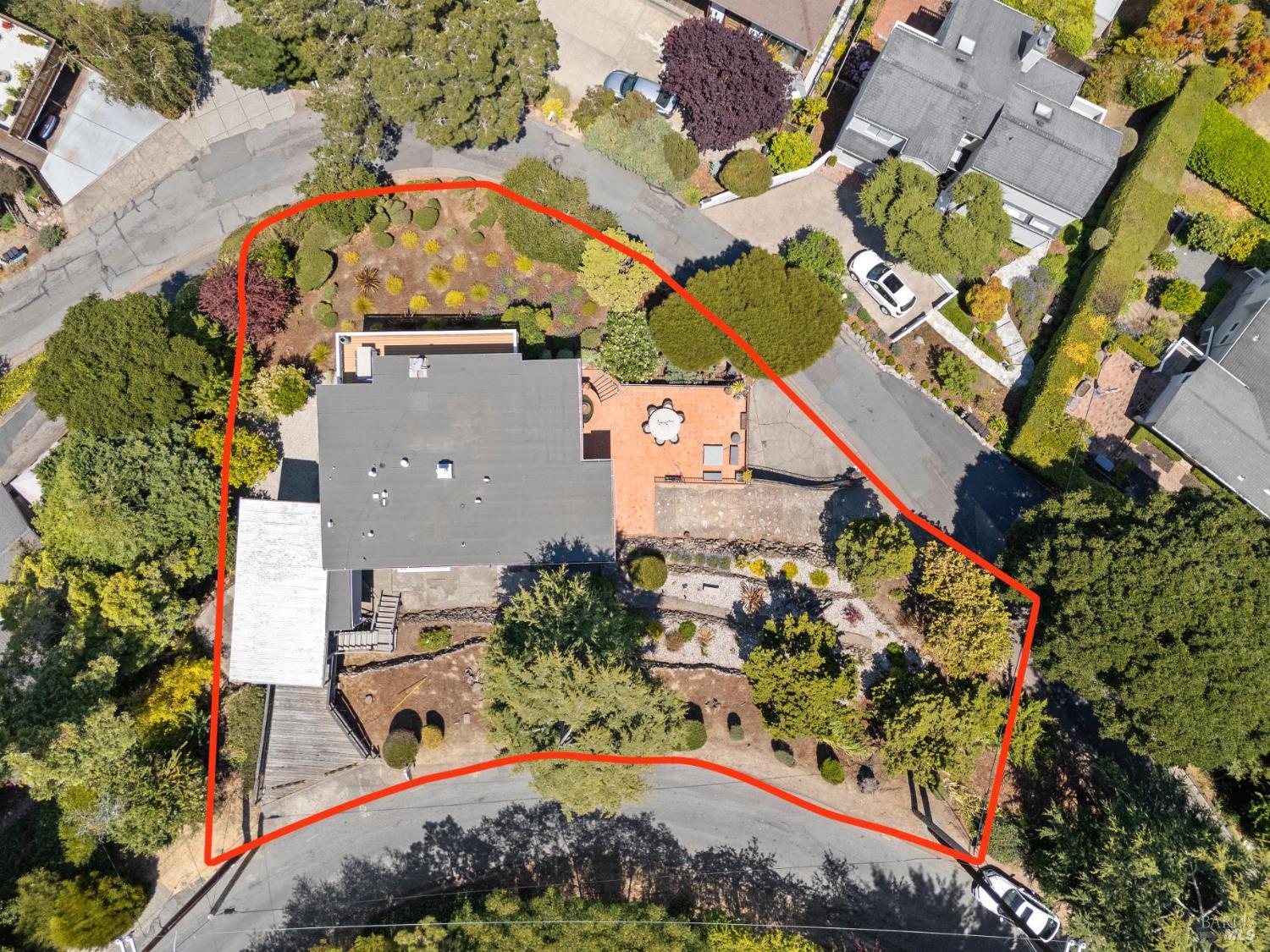 231 Cazneau Ave