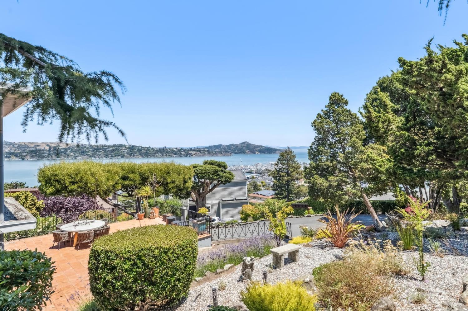 231 Cazneau Ave