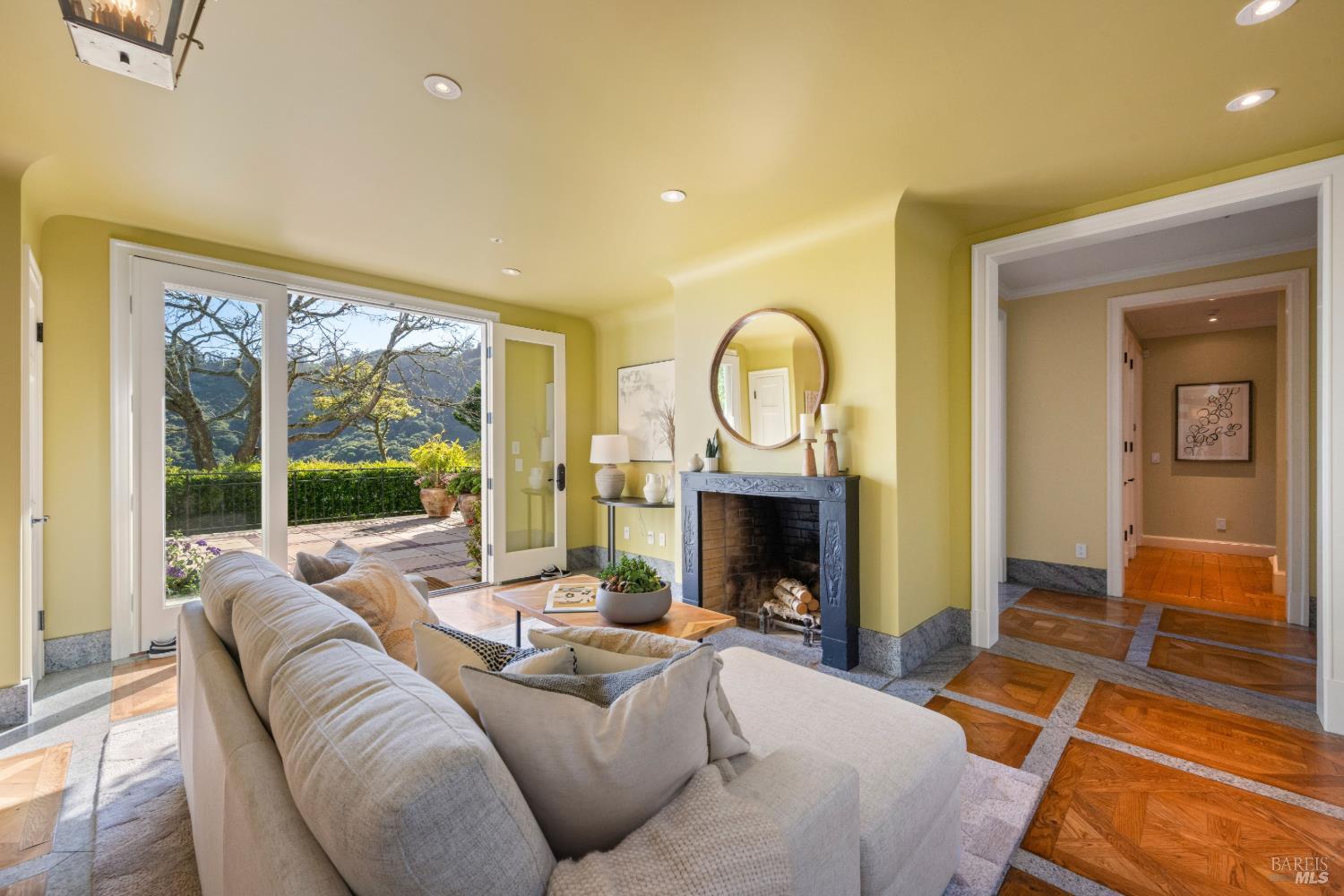 615 Sausalito Blvd