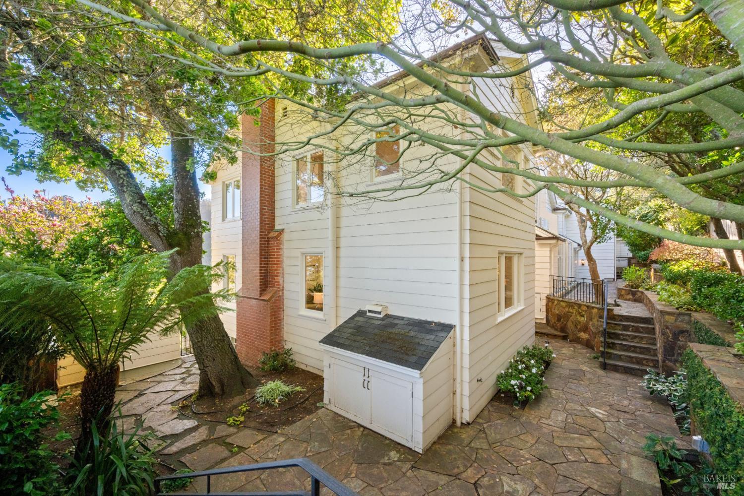 615 Sausalito Blvd