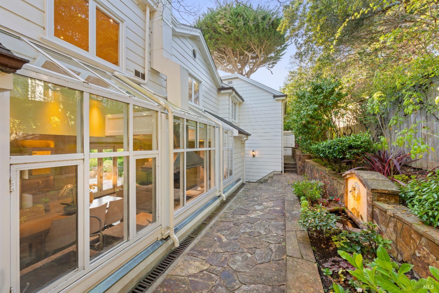 615 Sausalito Blvd