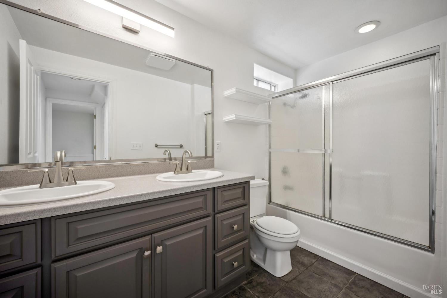 406 Wellesley Ct