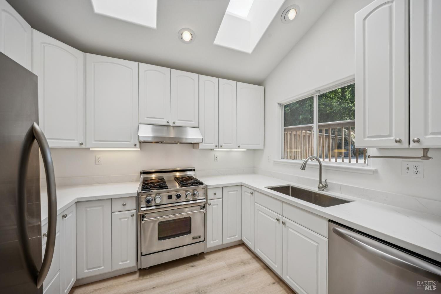 406 Wellesley Ct