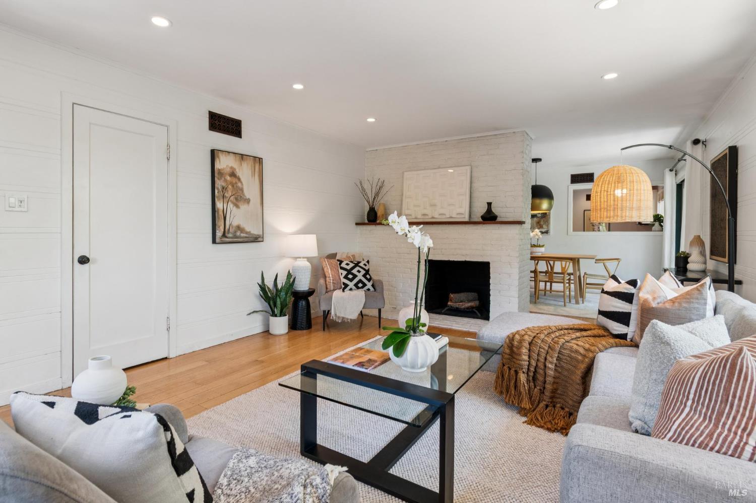 2 Fairview Ct