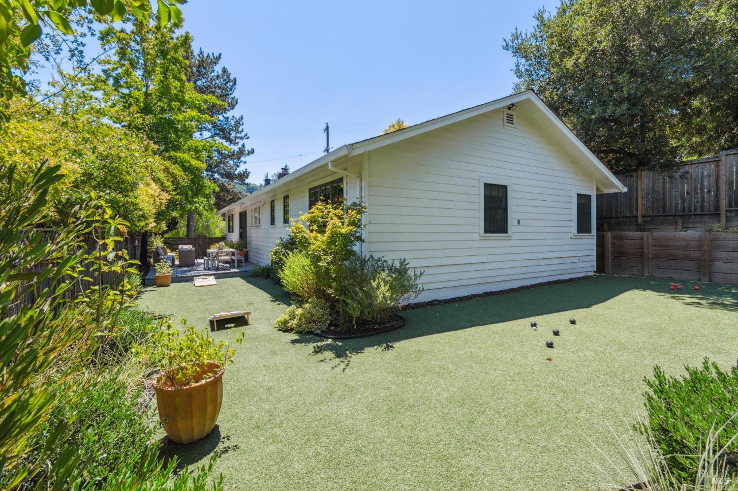 2 Fairview Ct