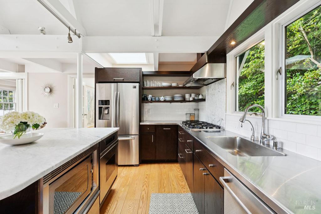 99 Glen Dr