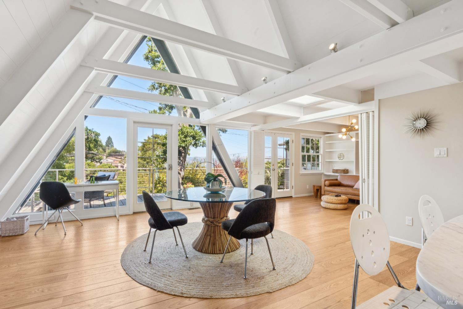 99 Glen Dr