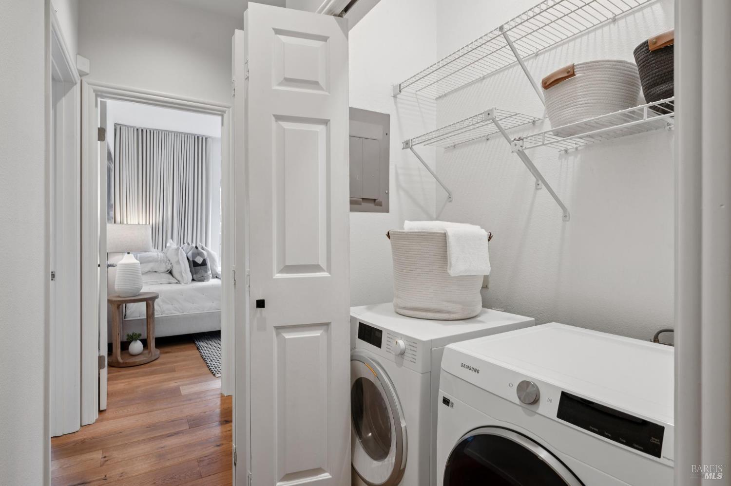 121 Eucalyptus Knoll St