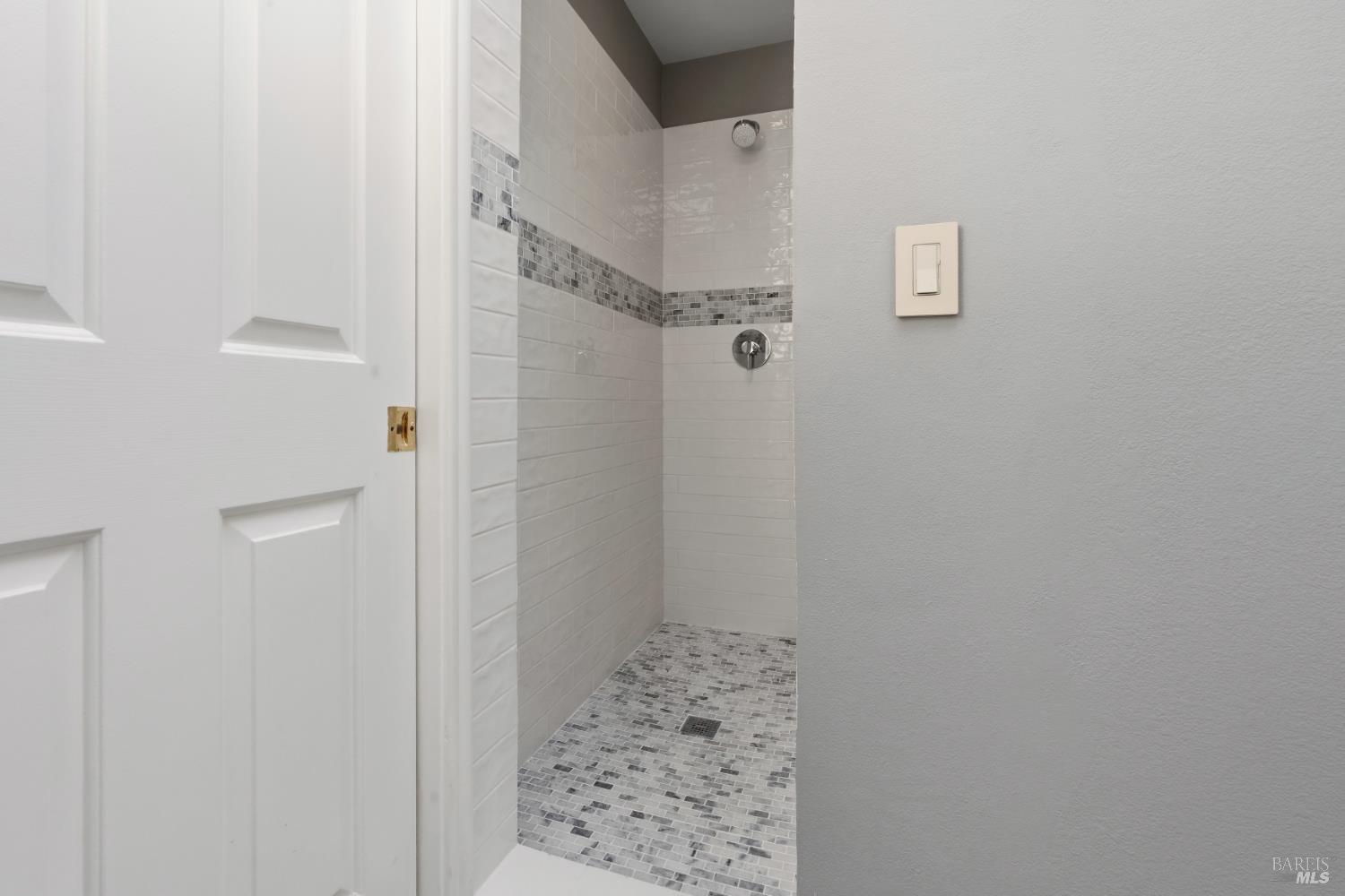 846 Olima Street