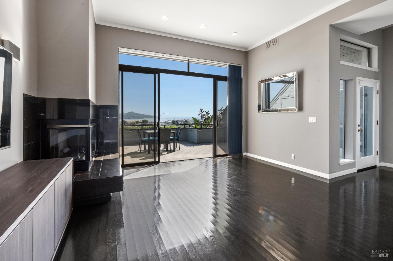 846 Olima Street