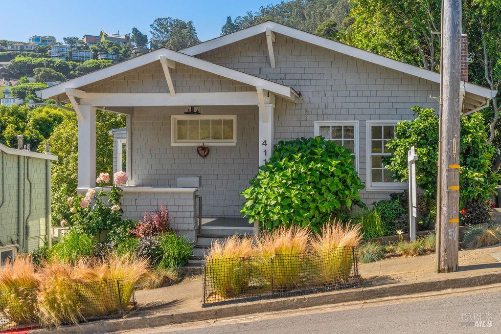 411 Main Street