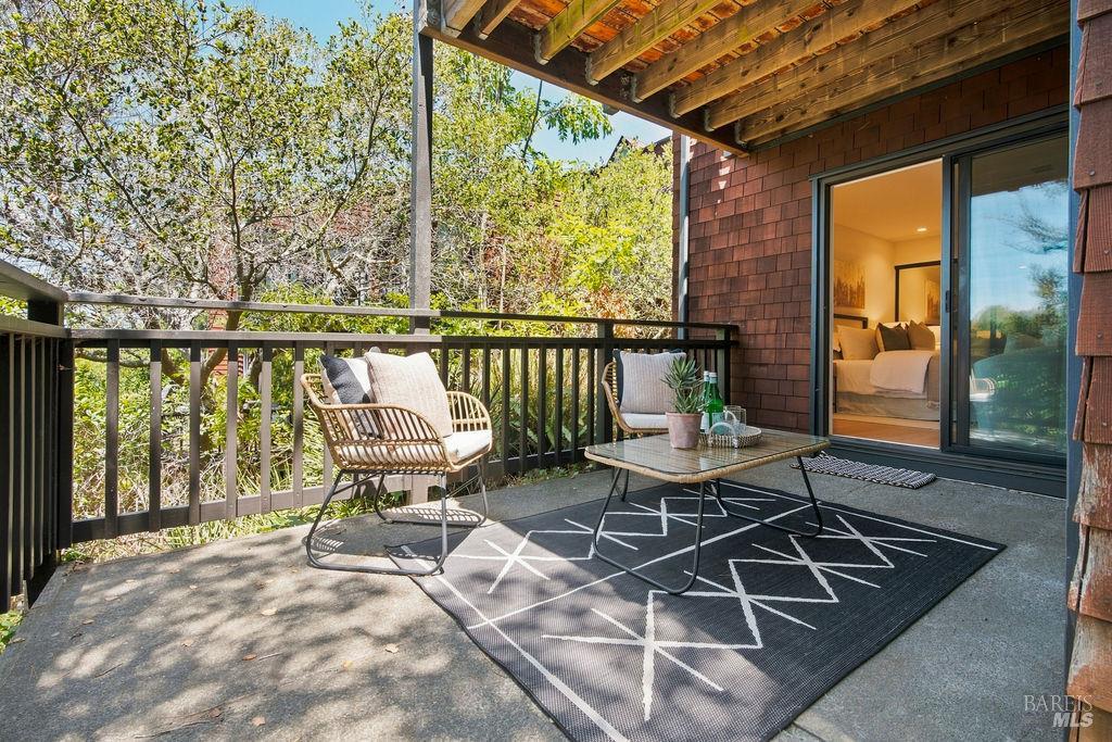 105 Headlands Court