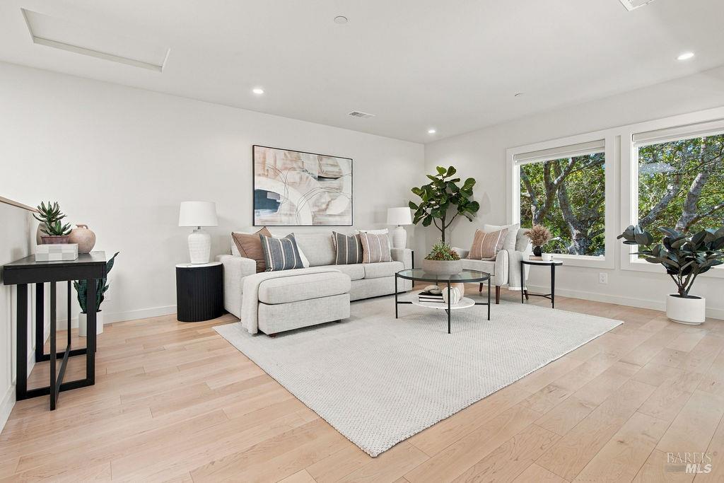 105 Headlands Court