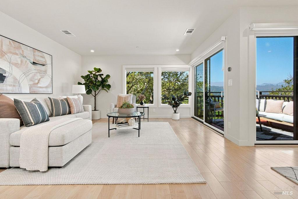 105 Headlands Court