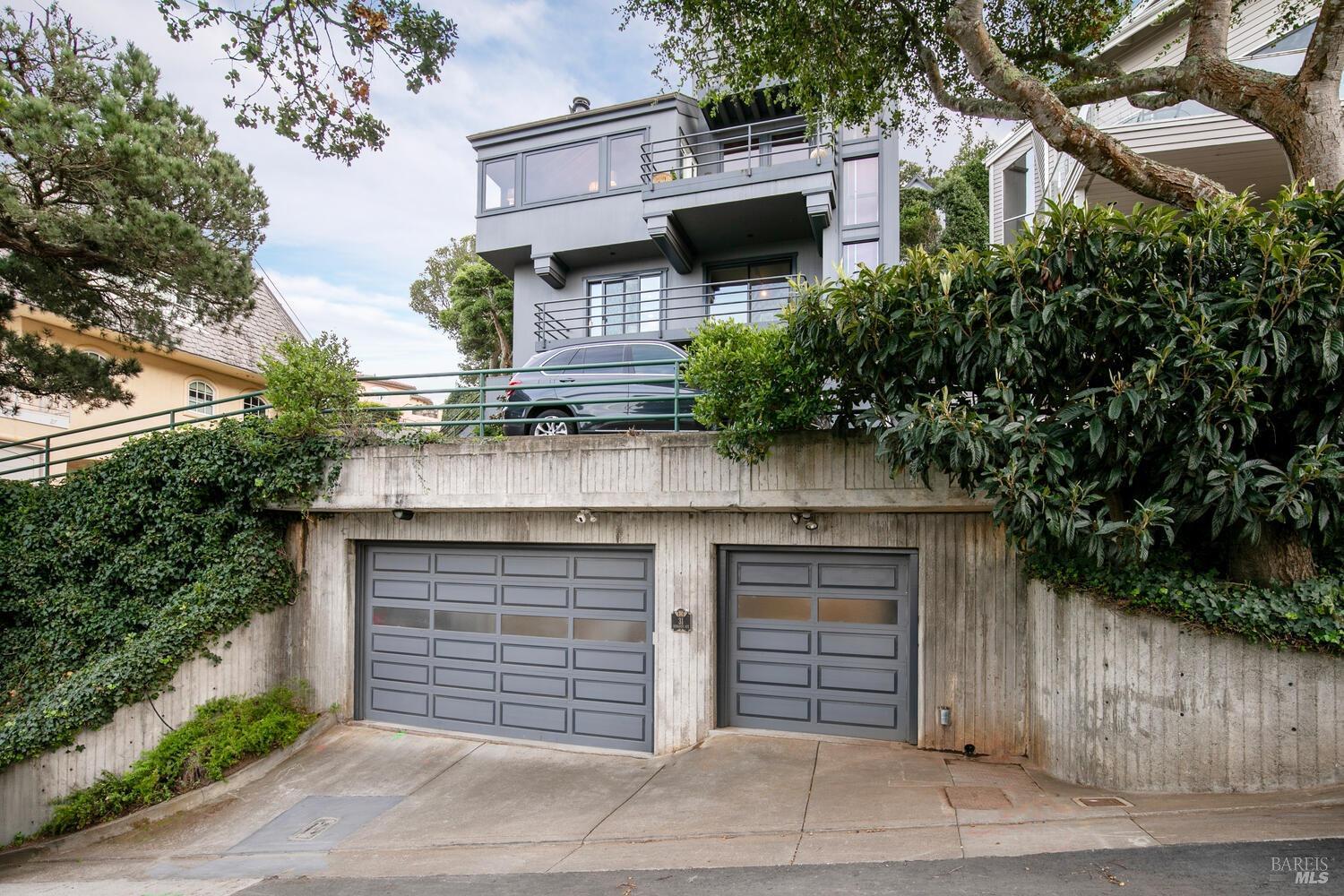 31 Edwards Avenue