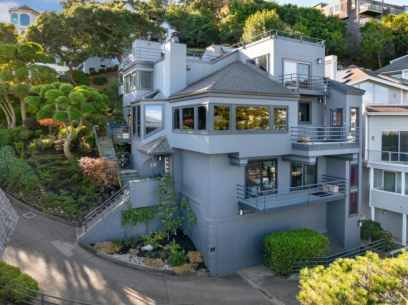 31 Edwards Avenue