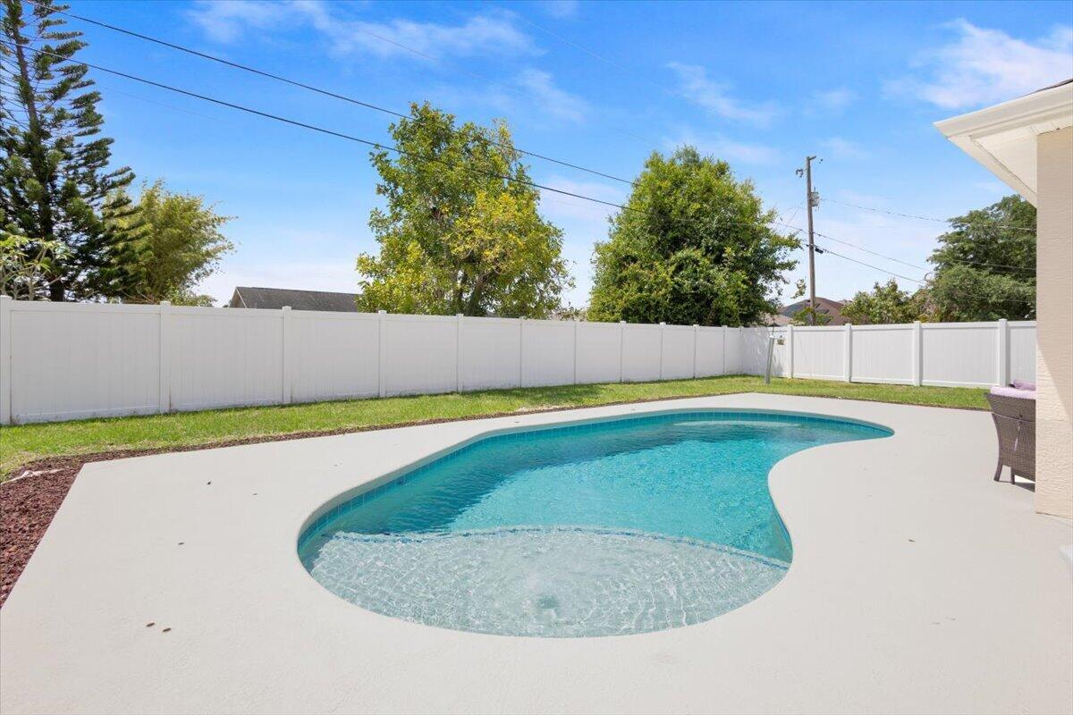 1532 SW Birkey Avenue, Port St. Lucie
