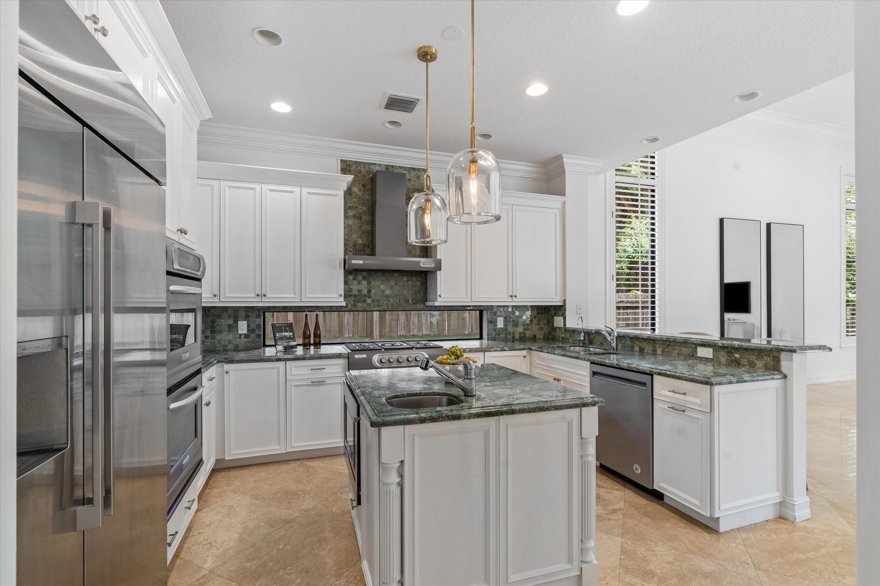 717 NW 4th Street