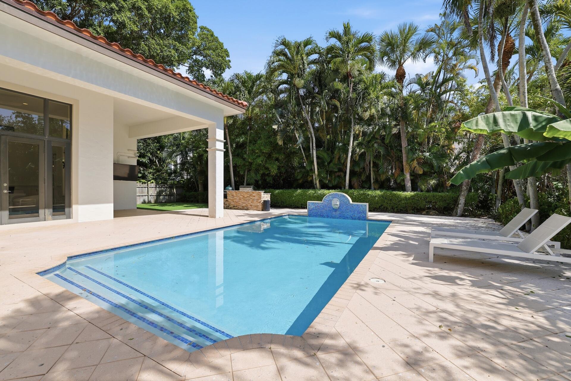 717 NW 4th Street