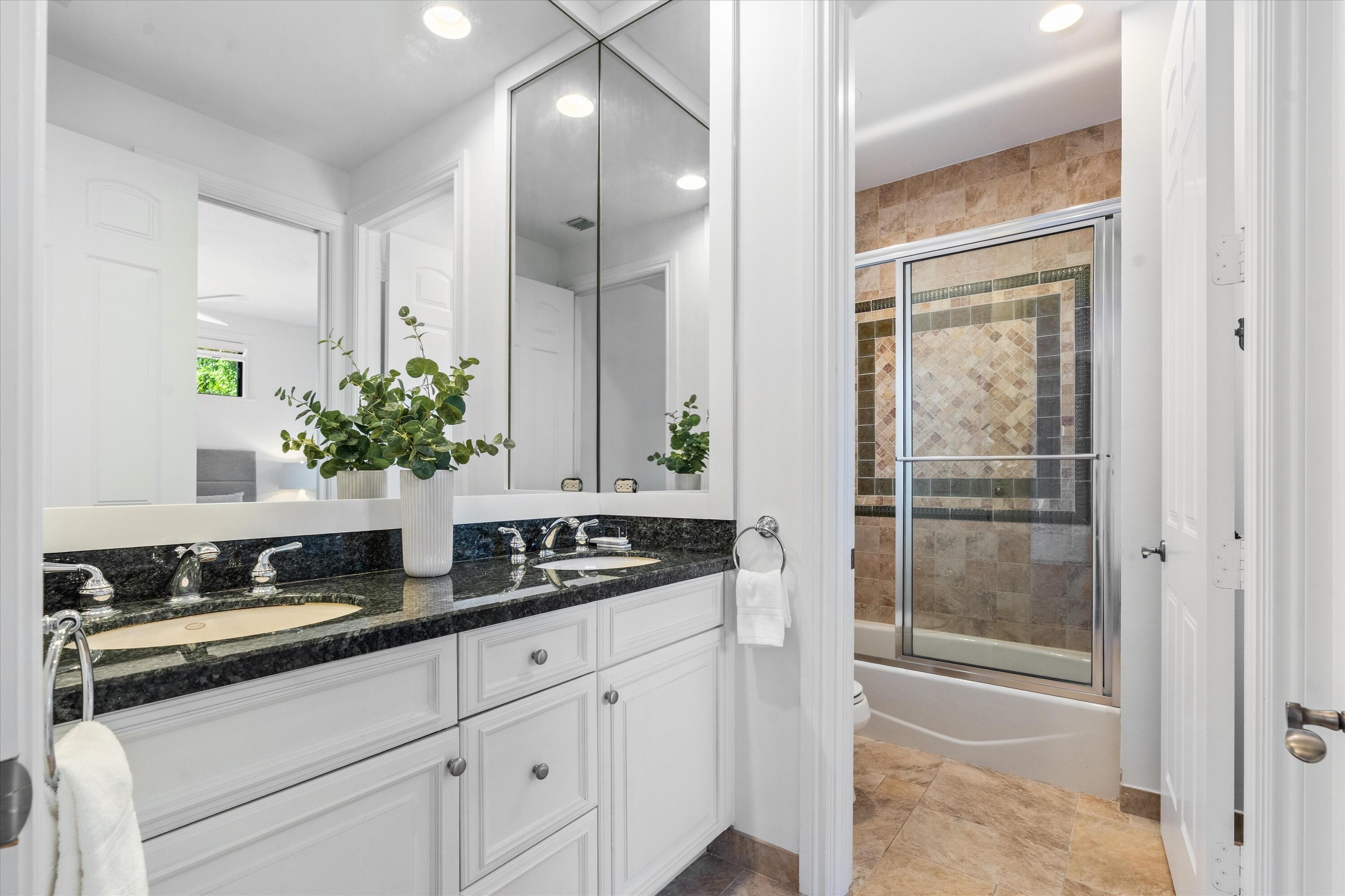 717 NW 4th Street