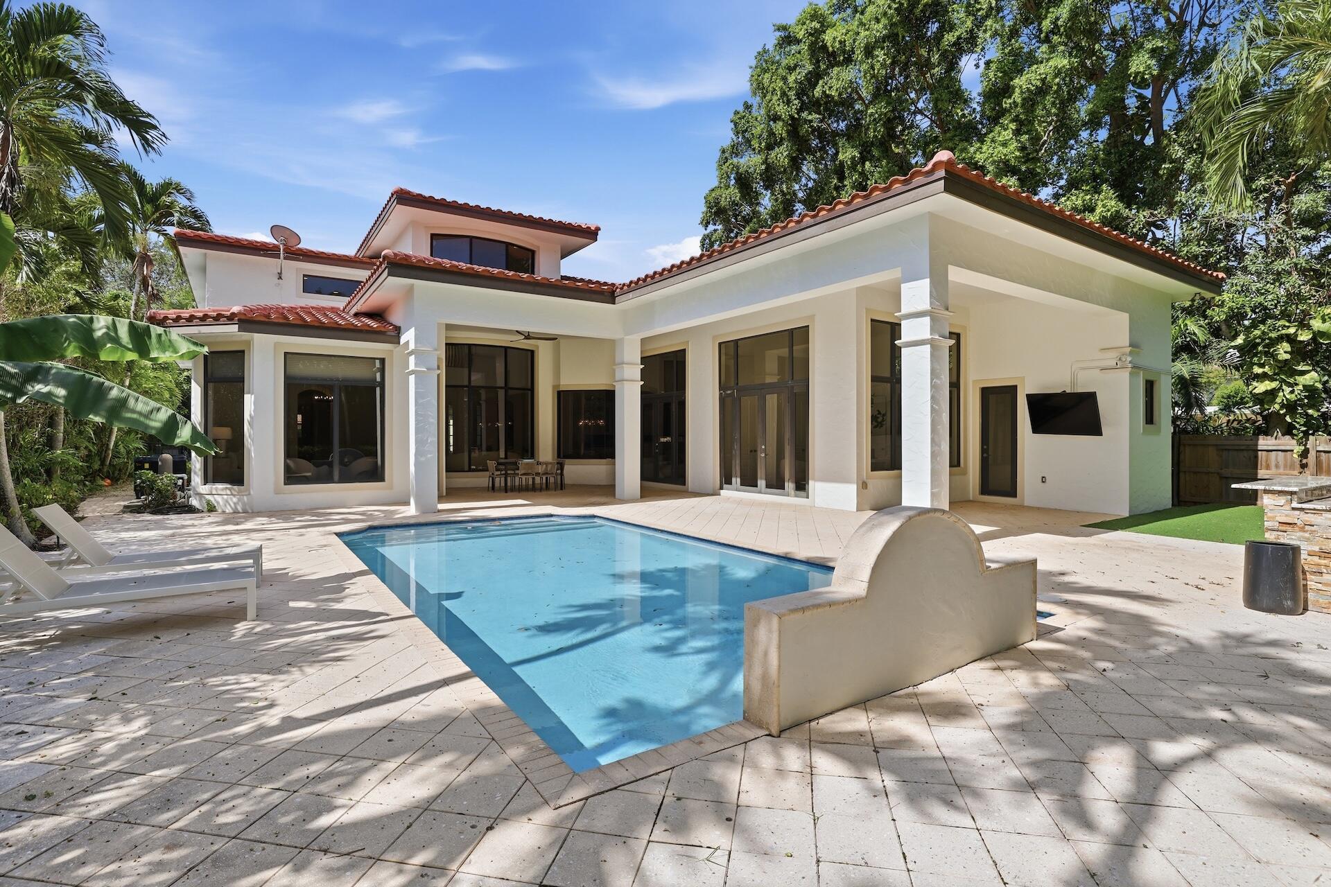 717 NW 4th Street