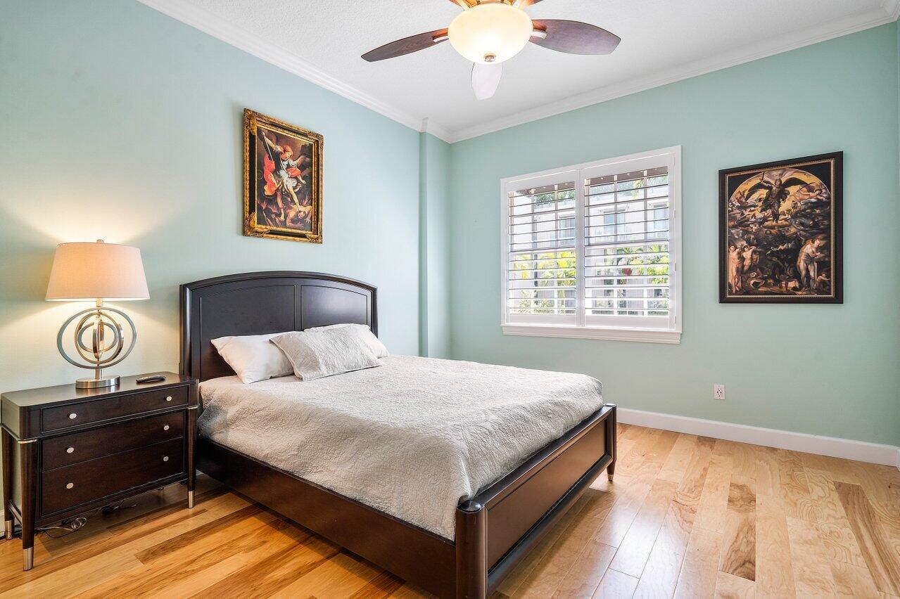 200 NE 2nd Avenue 209