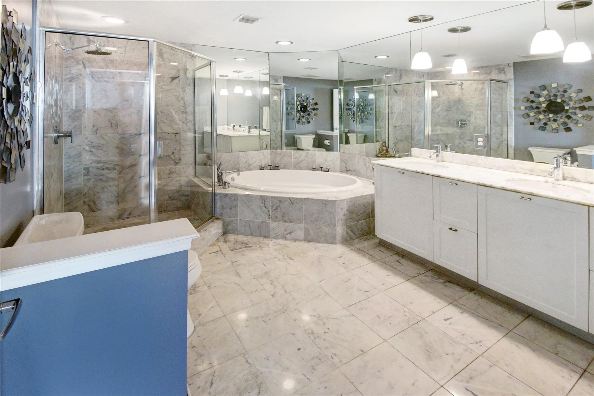 225 NE 1st St 303