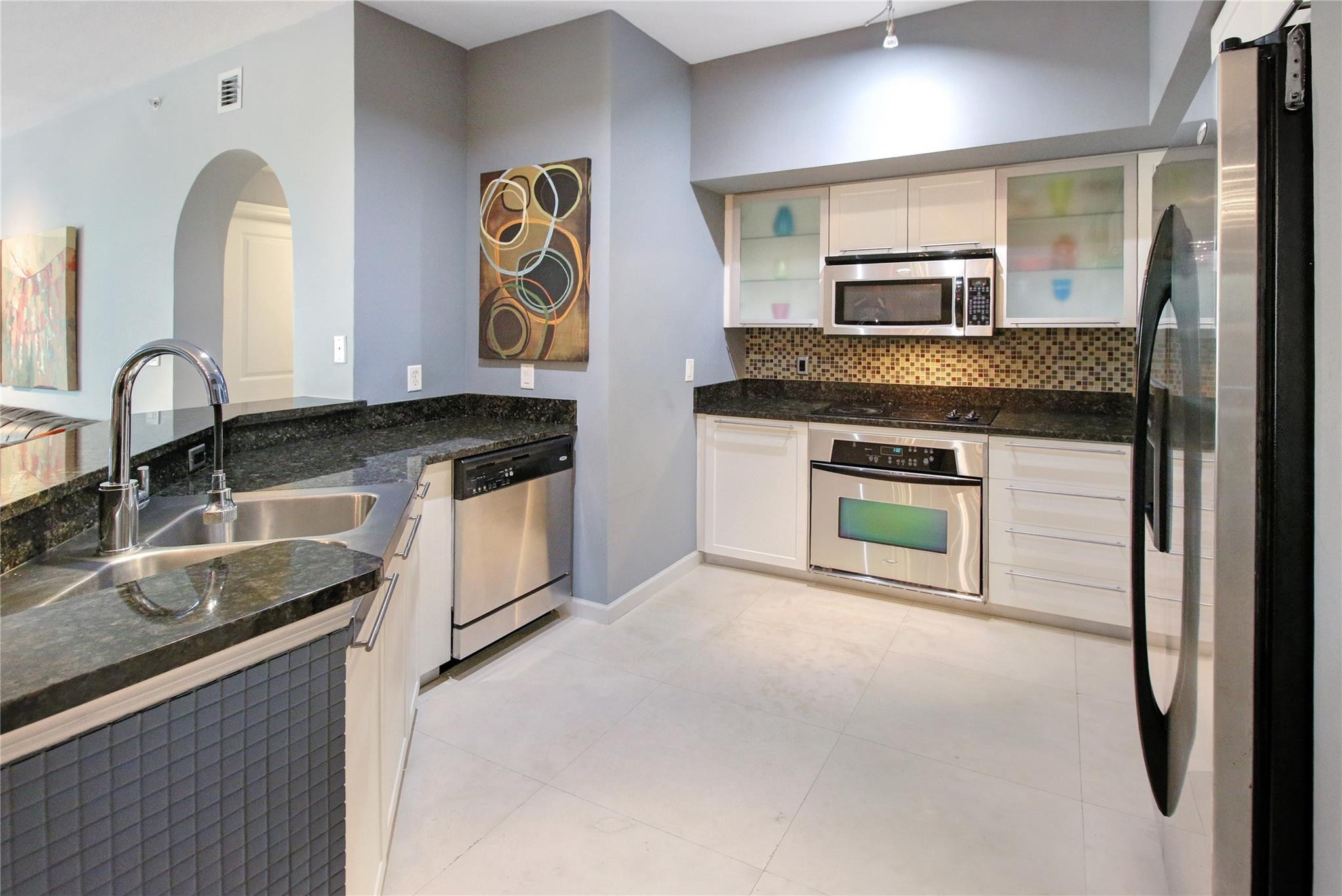 225 NE 1st St 303