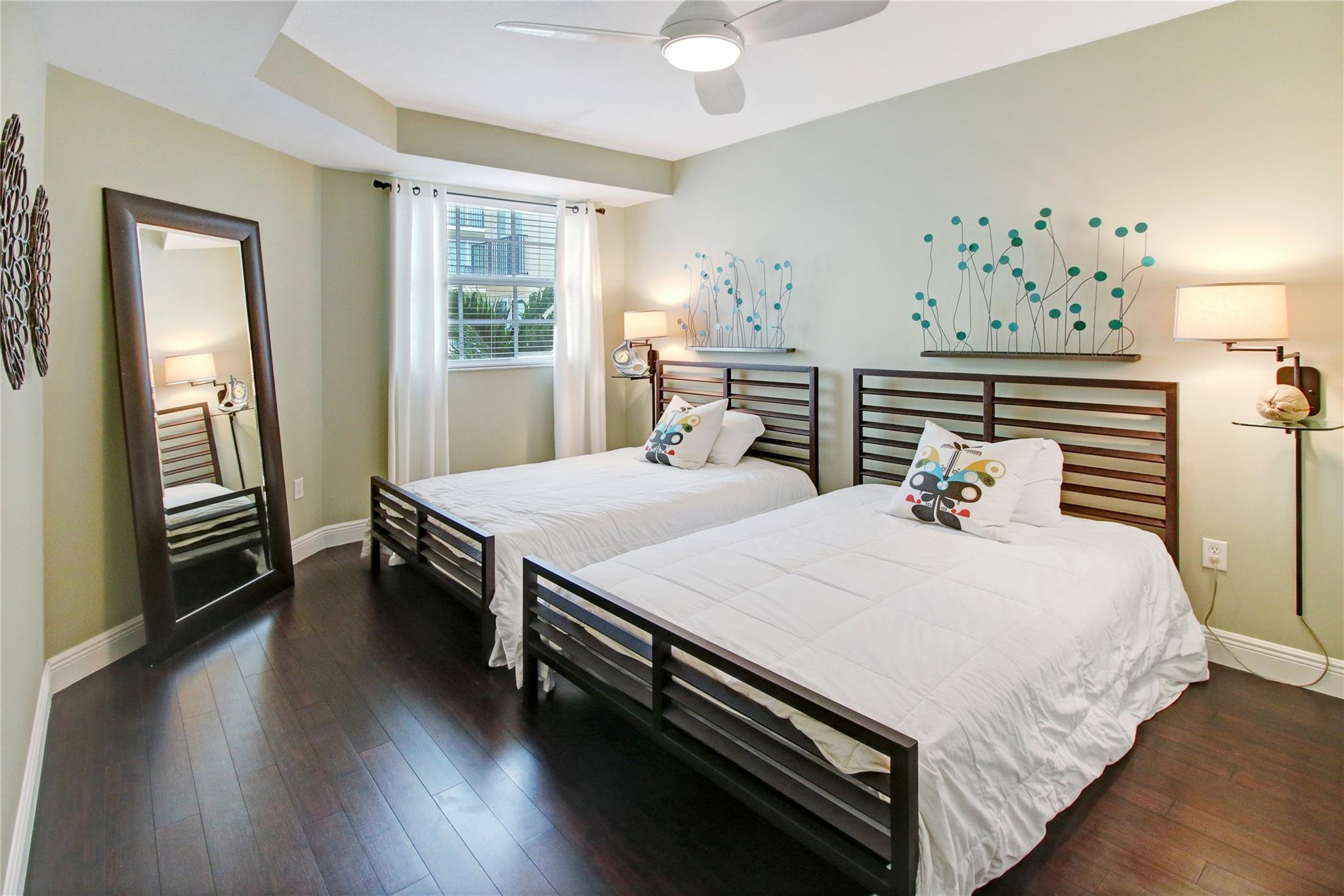 225 NE 1st St 303