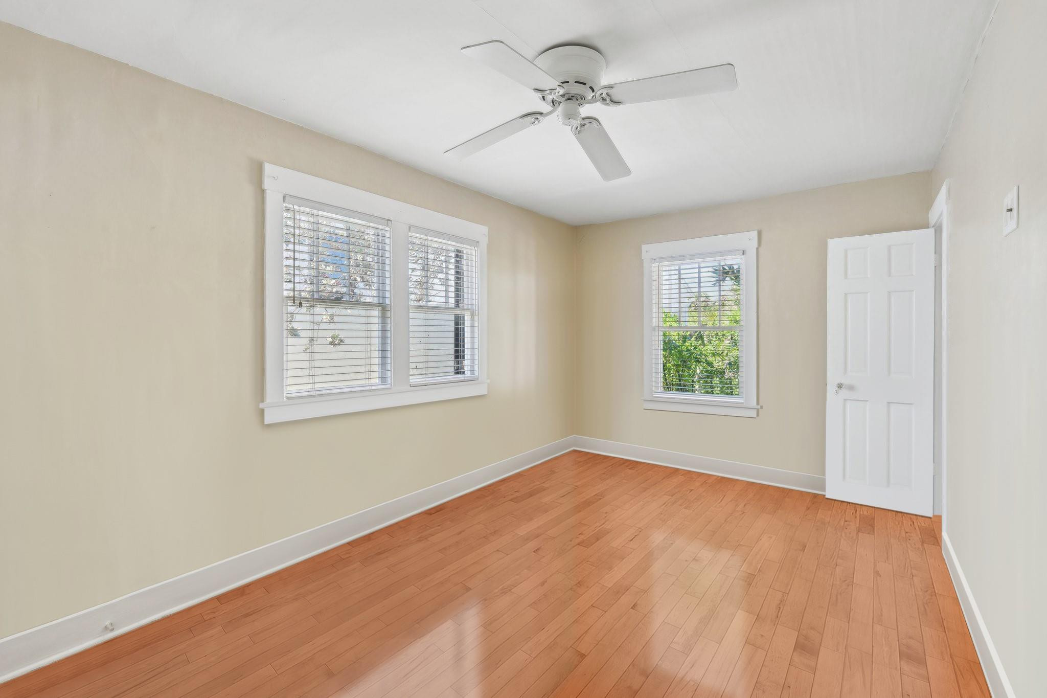 114 NE 10th Street