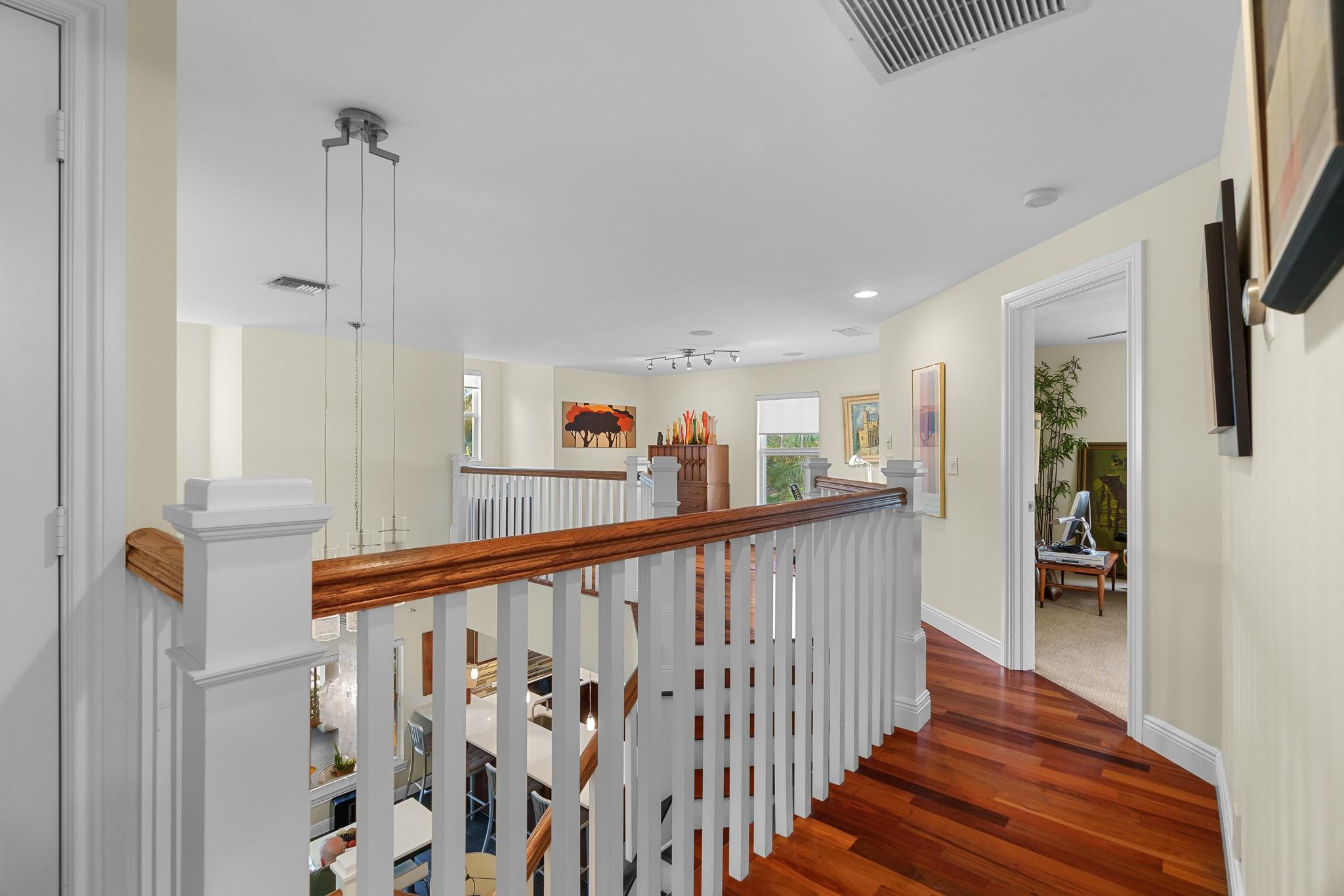 114 NE 10th Street