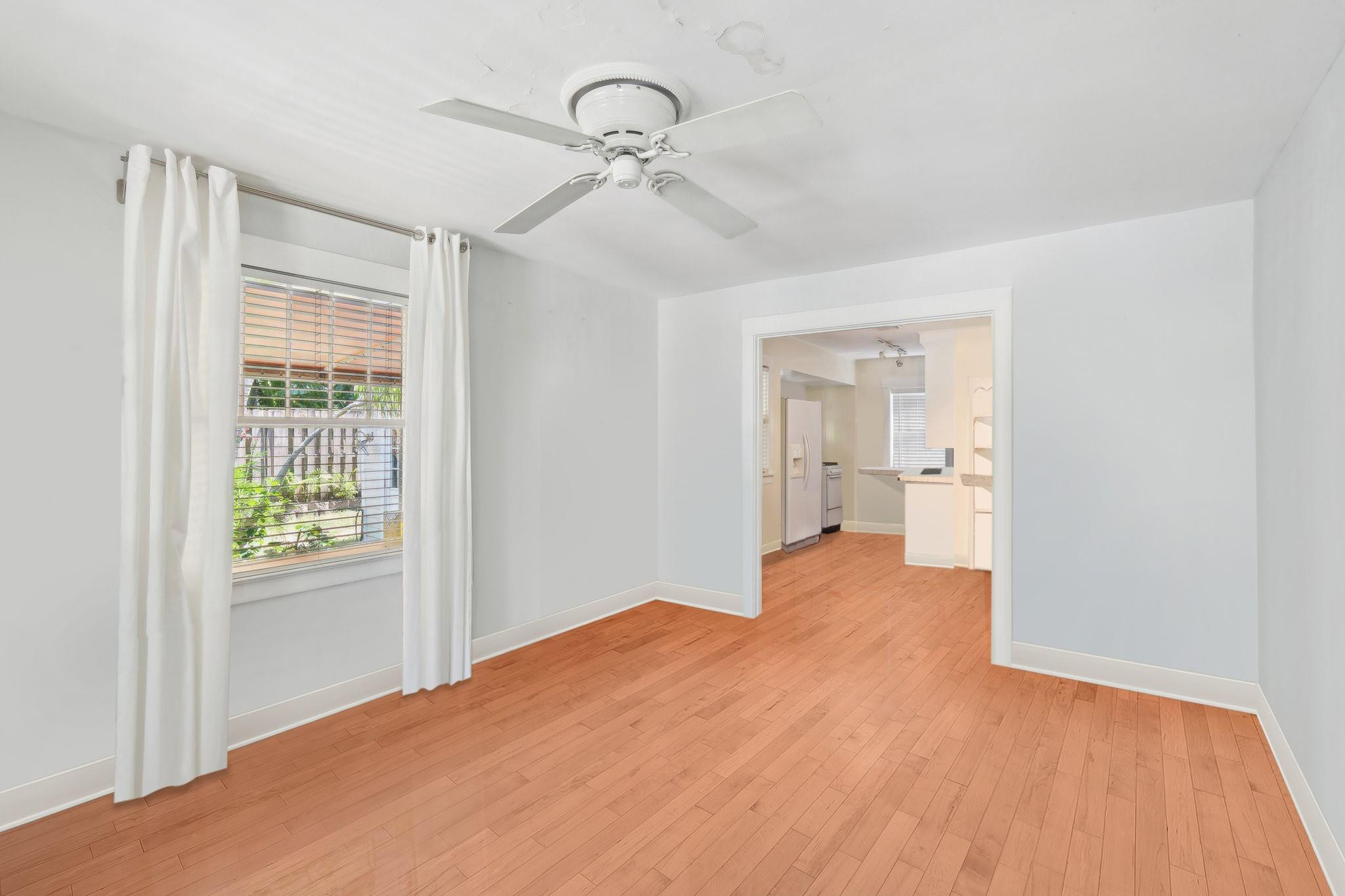 114 NE 10th Street