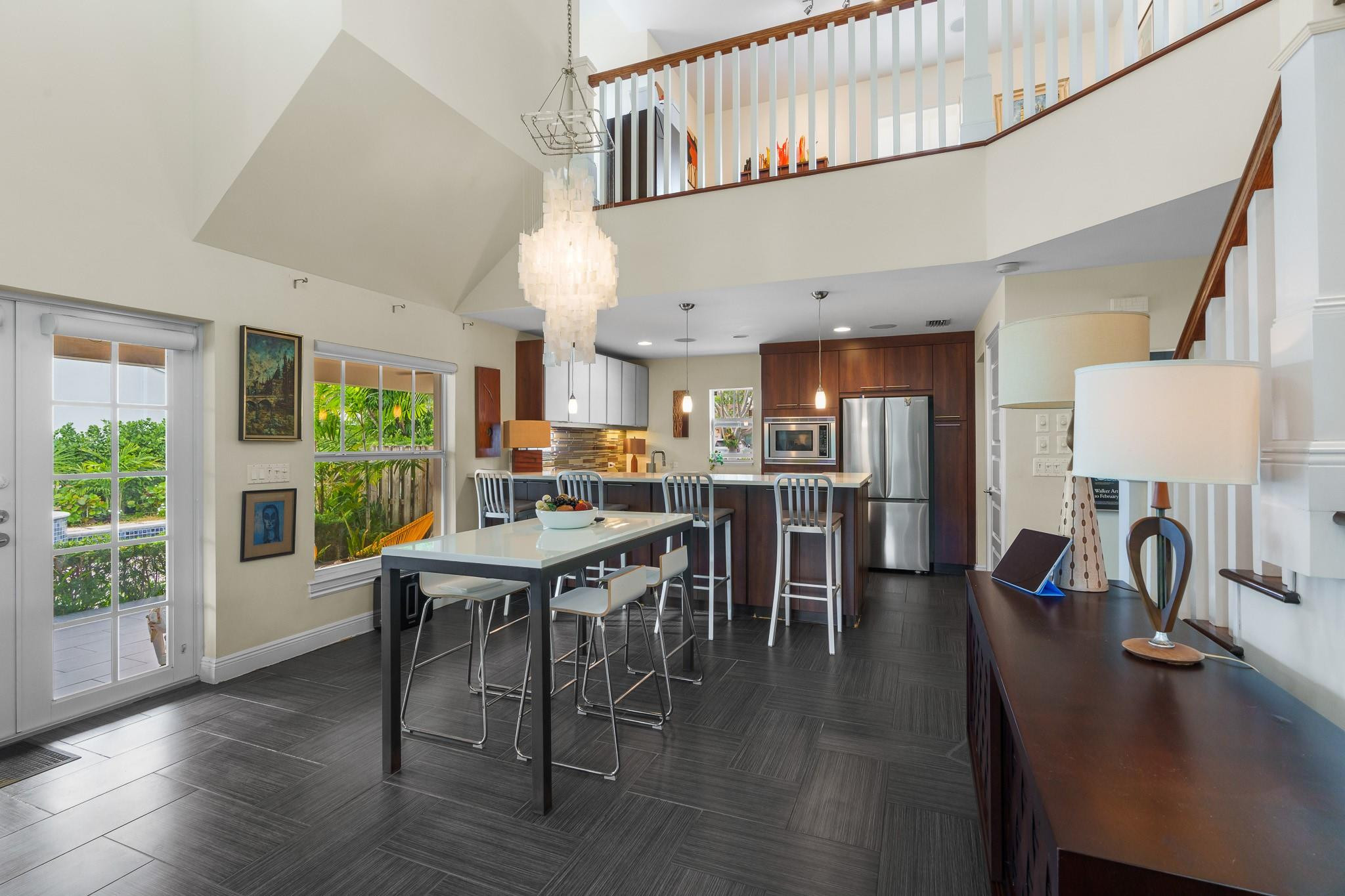 114 NE 10th Street