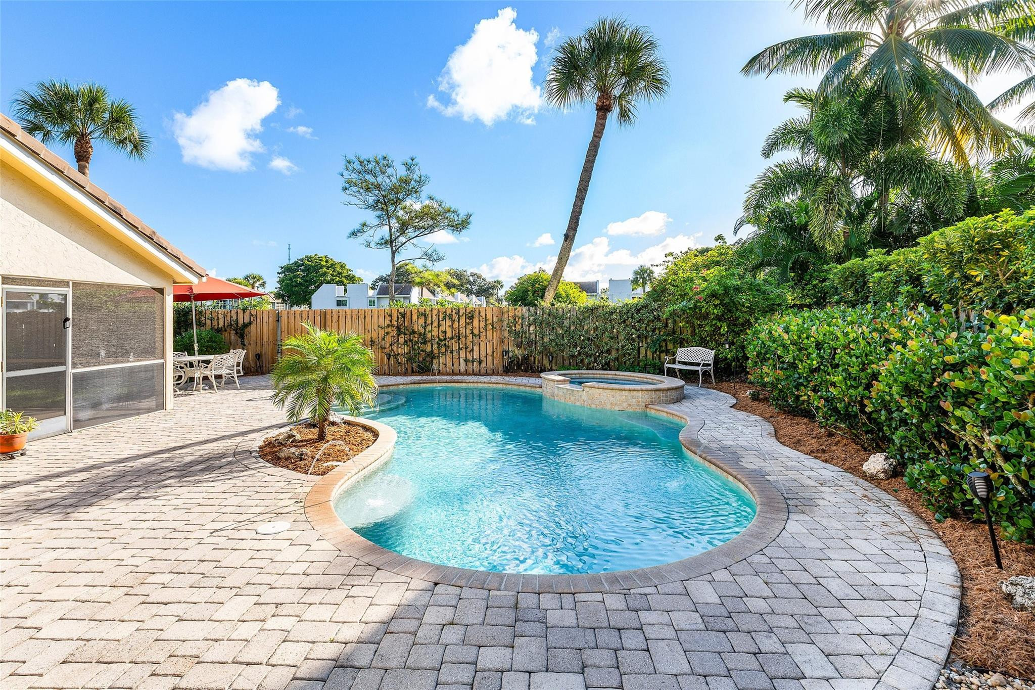 2855 Hampton Circle