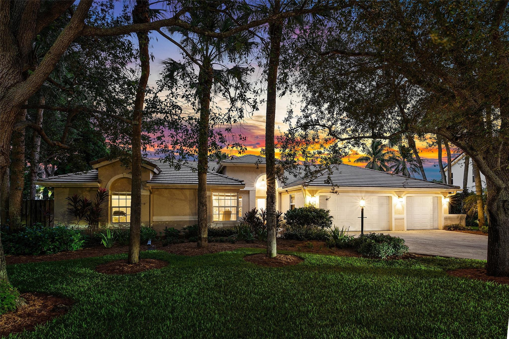 2855 Hampton Circle