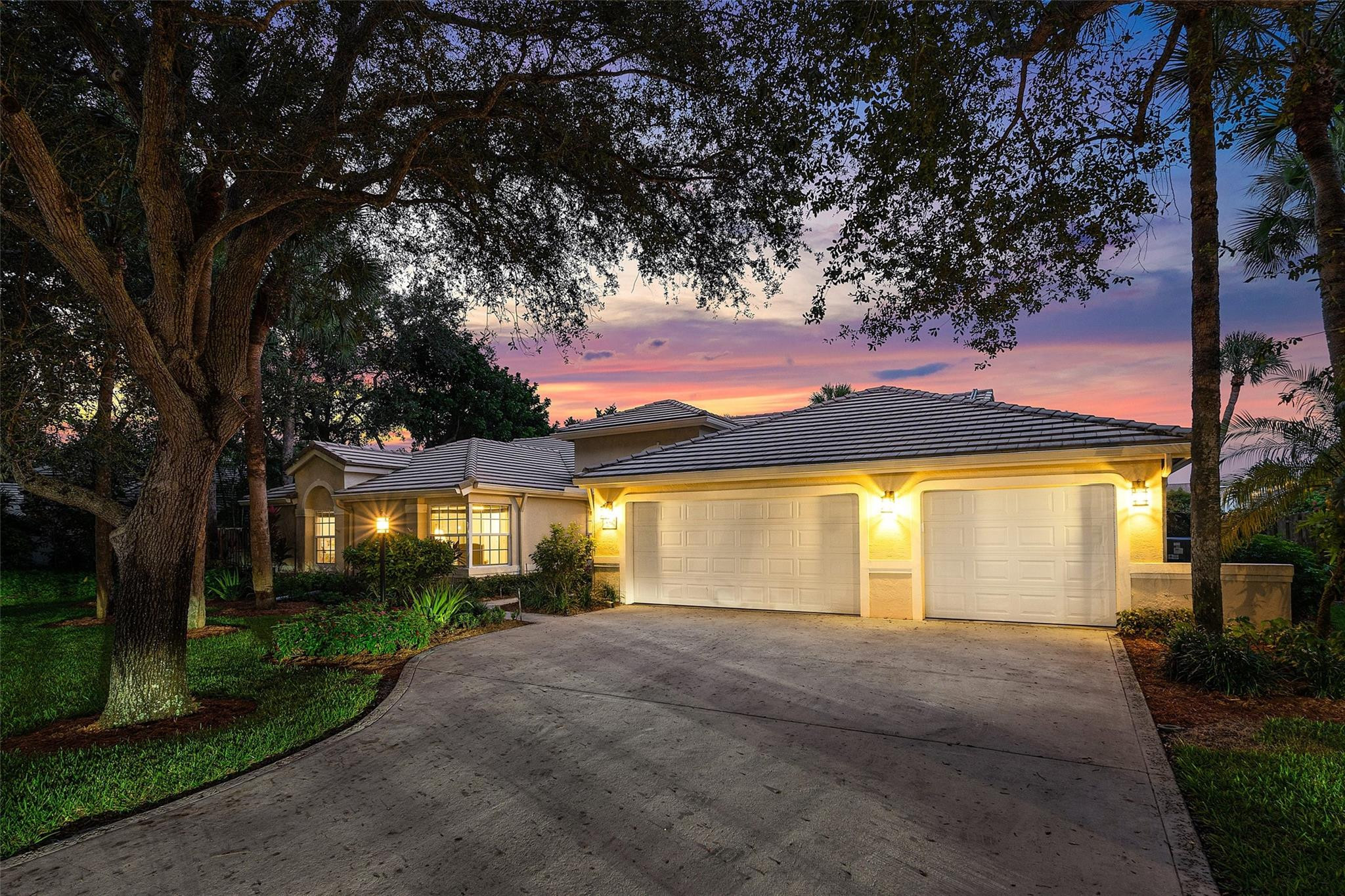 2855 Hampton Circle