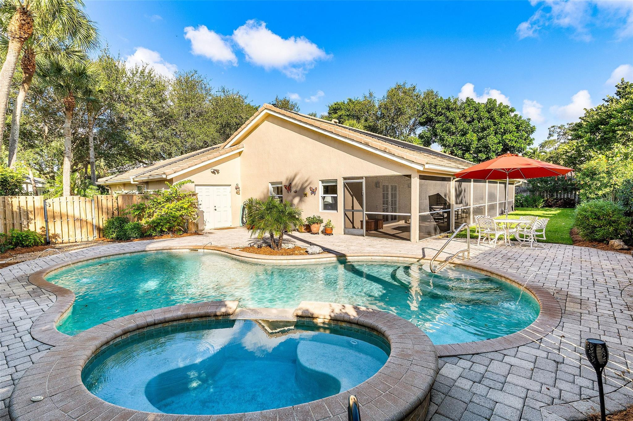 2855 Hampton Circle