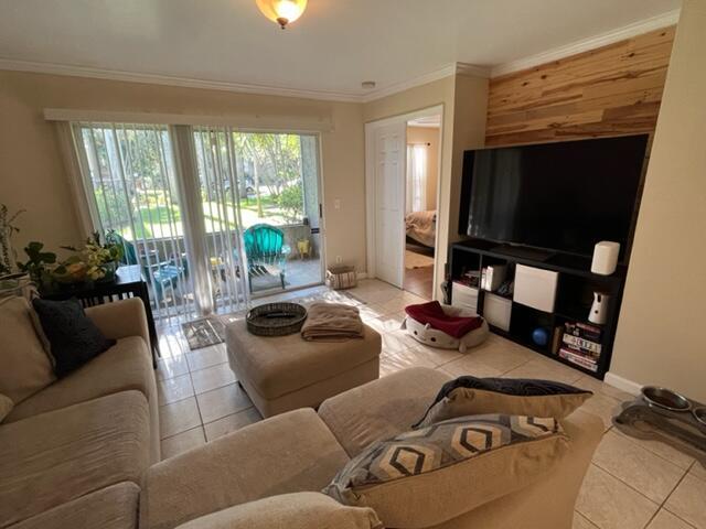 1740 Palm Cove Boulevard 4103