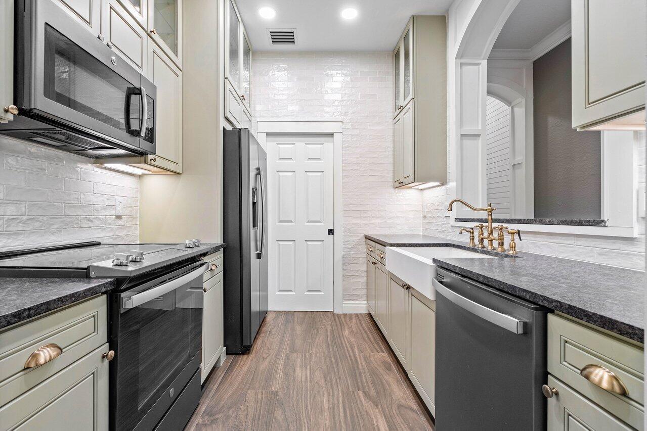 2789 Eagle Rock Circle 2