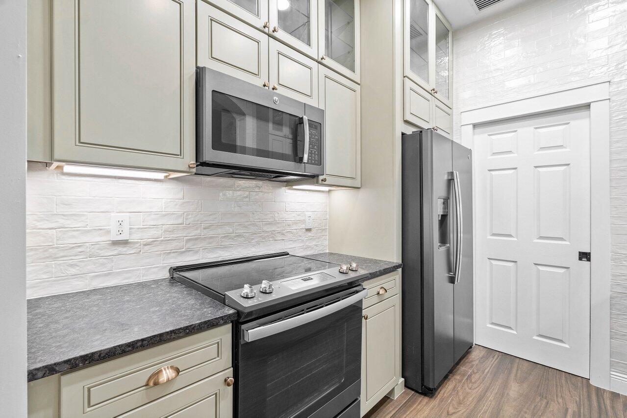 2789 Eagle Rock Circle 2